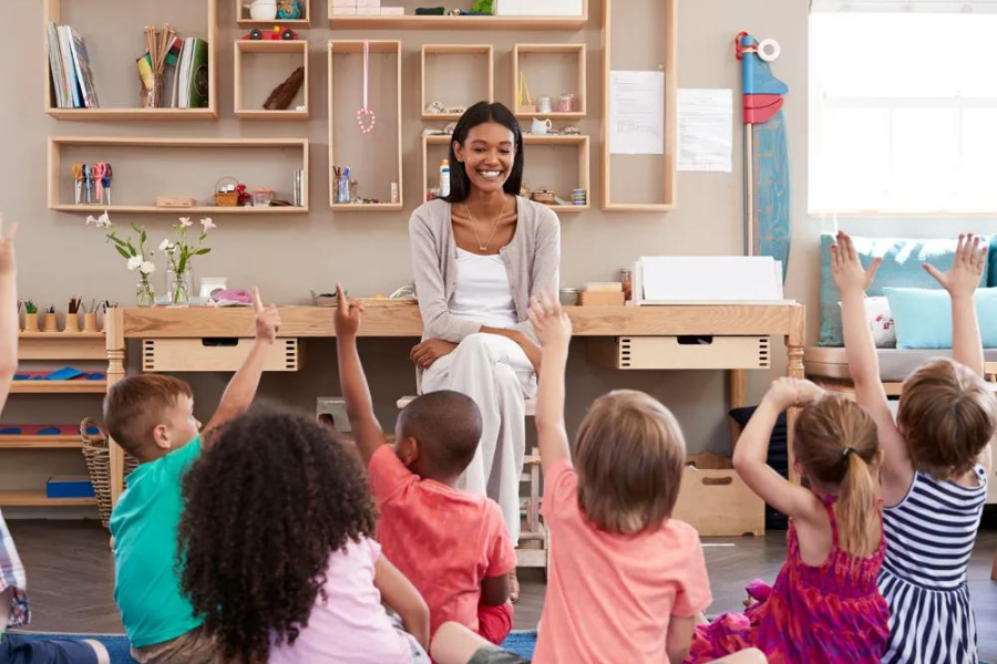 LKG Teacher Qualification