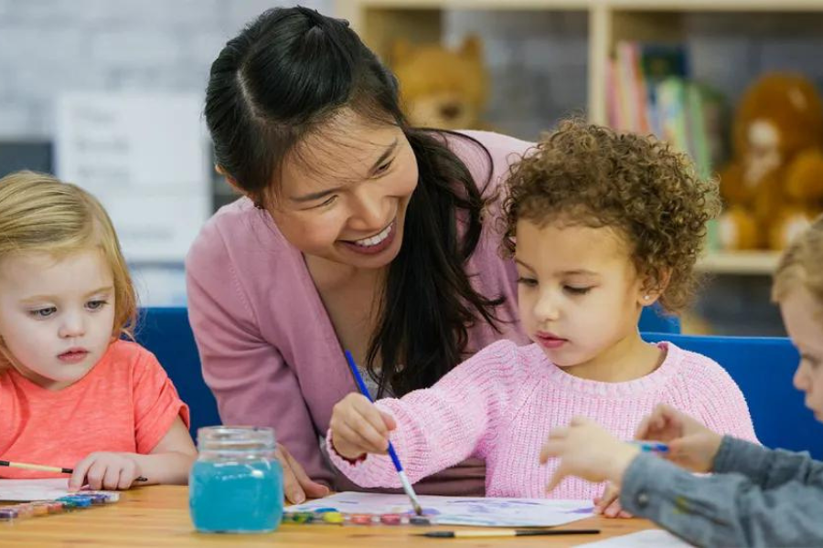 How Do I Become a Preschool Teacher?