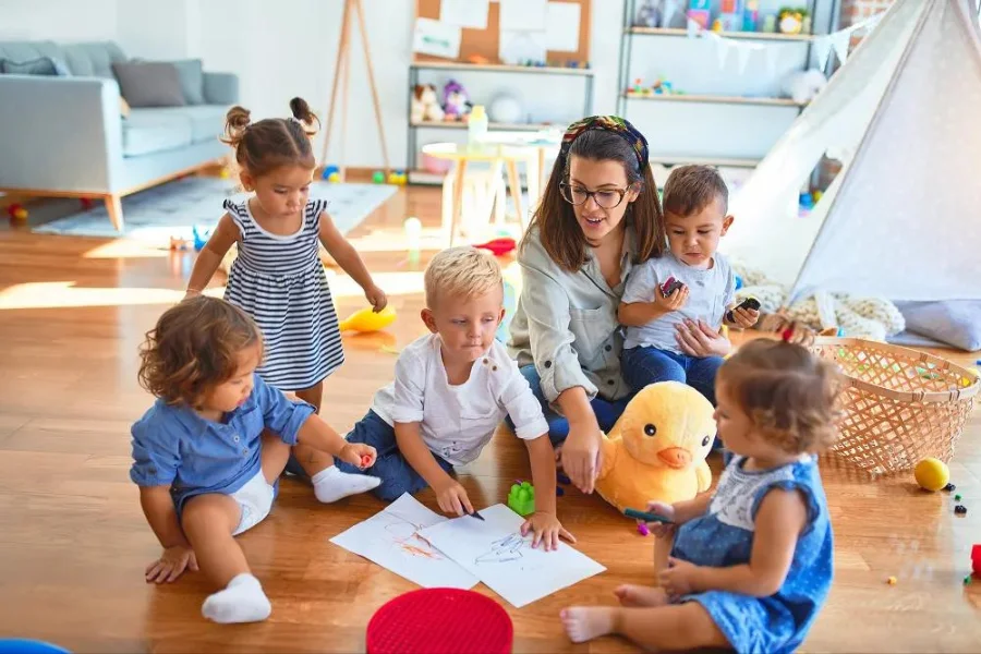 How to become a Preschool Teacher Assistant?