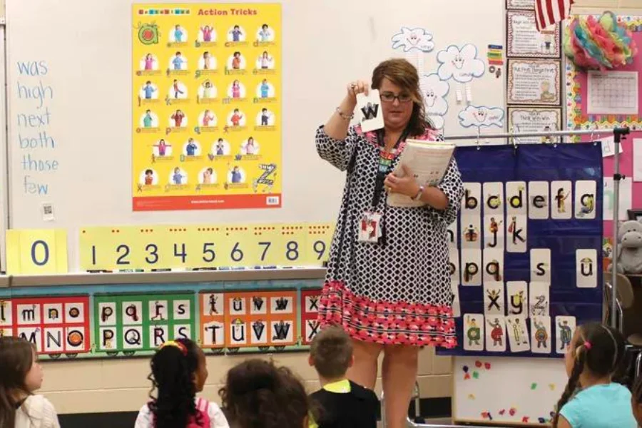 What is the duration of Phonics Course?